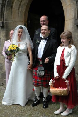 Mik and Kath
Out side the church 22 May 2004
Keywords: Wedding